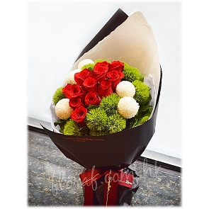 BO9 紅玫瑰花束 - 肯雅紅玫瑰、綠毛毛球、白乒乓  